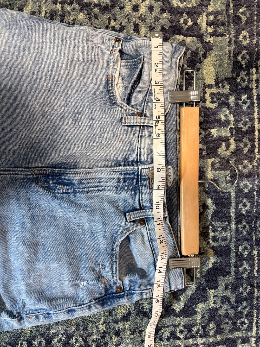 Old Navy Light Blue Relaxed Fit Women's Jeans - Picture 4 of 6
